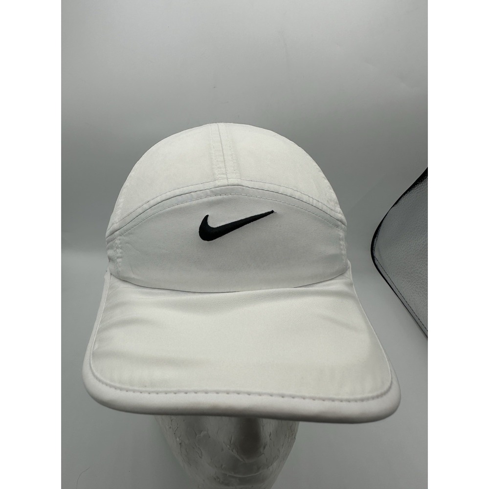 Nike Featherlight Dri-FIT Running Hat White Black Swoosh Mesh Cap Unisex